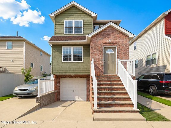 2nd image of 18 Edgeview Ln