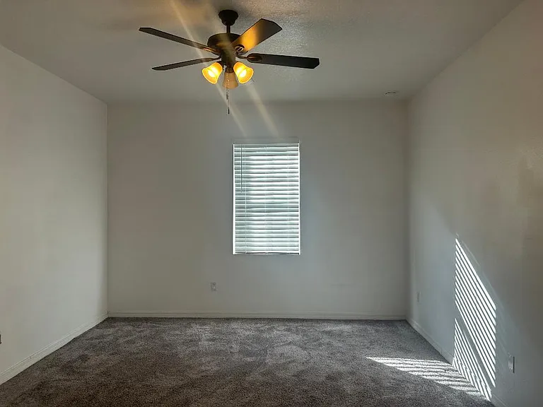 3601 1/2 E Fern St — Photo 16