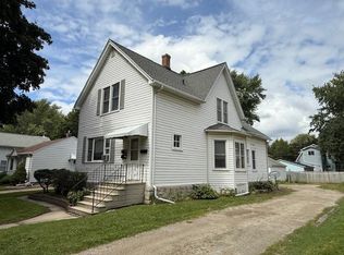 832 Division St, Green Bay, WI 54303