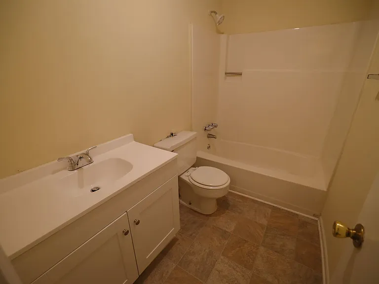 224 Charleston Ave — Photo 12