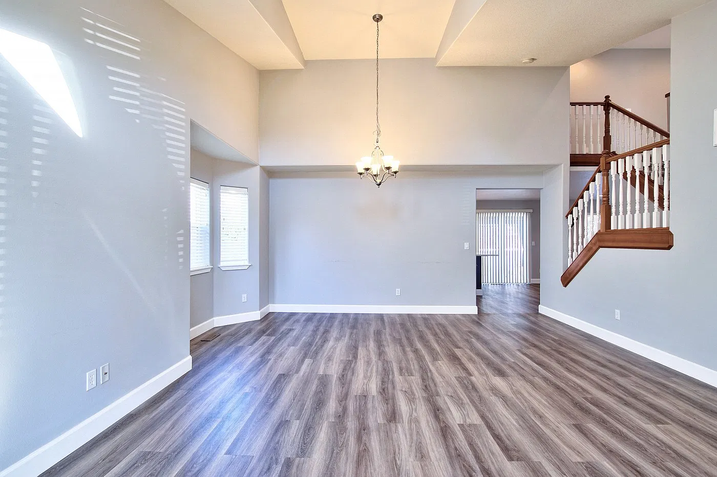 4 bed, 2.5 bath, 2091 sqft, $3,150 — Photo 4