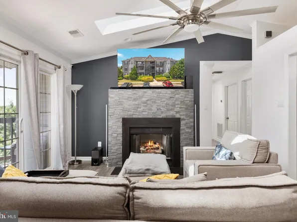 110 Brookland Ct APT 10, Winchester, VA 22602