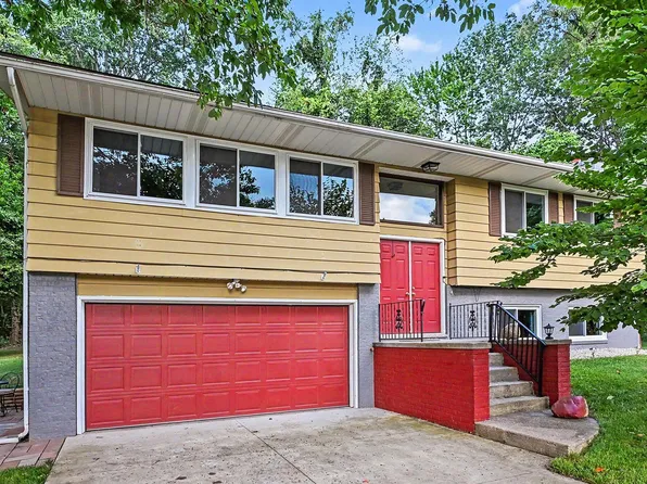 308 Carey Mission Dr, Niles, MI 49120