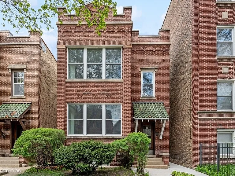 1220 W Roscoe St #1 — Photo 1