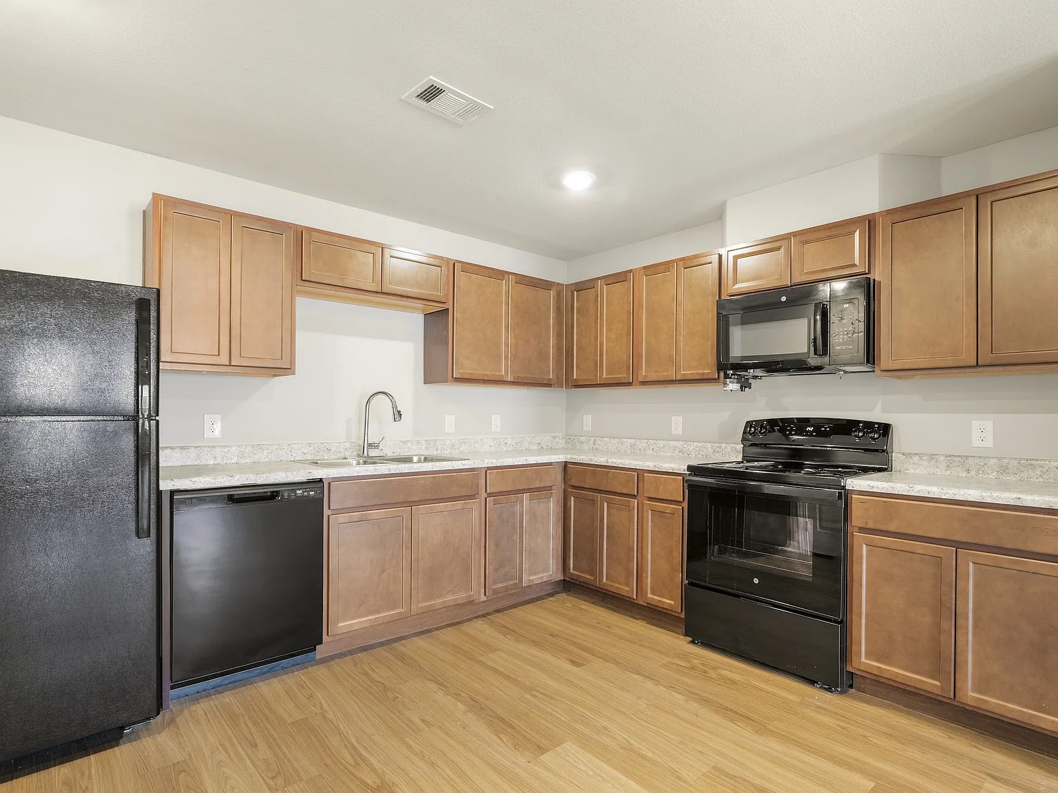 Agave East Apartments — Photo 4