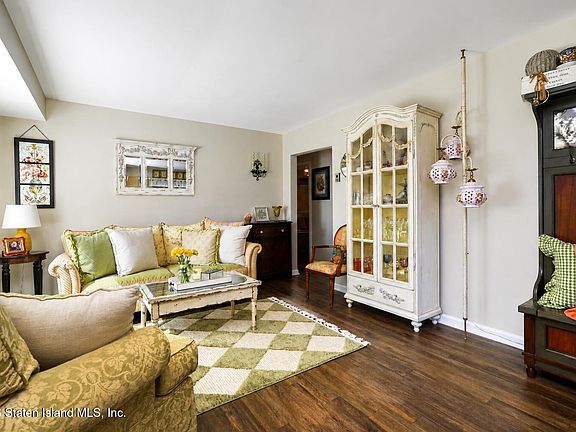4th image of 95 Howton Ave