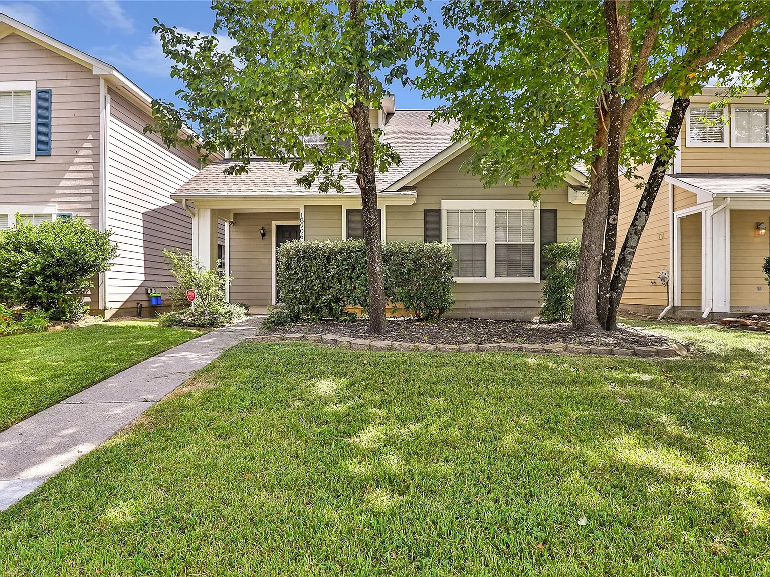 3 bed, 2.5 bath, 1544 sqft, $2,100 — Photo 1