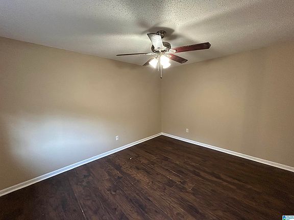 5th image of 2505 Martin Rd