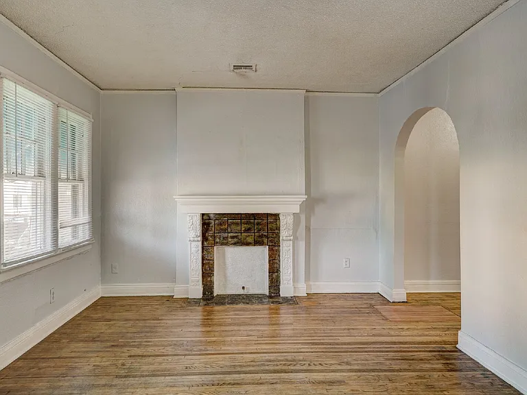 731 S Rockford Ave — Photo 7