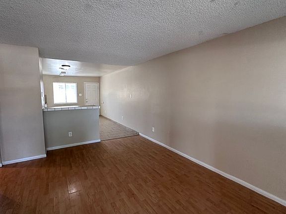 5th image of 700 Knotts St APT C