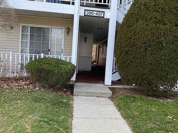 FRONT ENTRANCE TO REAR GROUND FLOOR UNIT