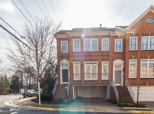 8021 Kidwell Town Ct, Vienna, VA 22182