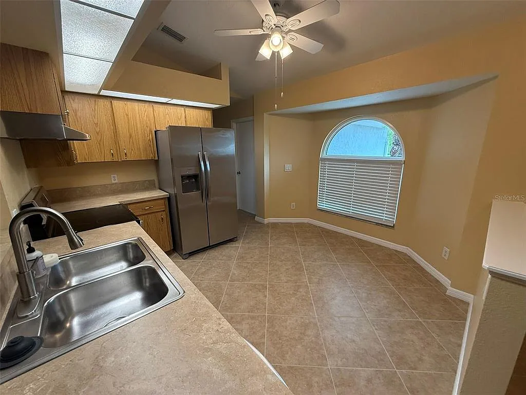 3 bed, 2.0 bath, 1234 sqft, $1,695 — Photo 4