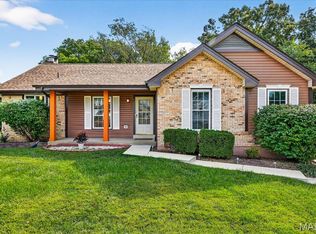 778 Strafford Ridge Dr, Ballwin, MO 63021