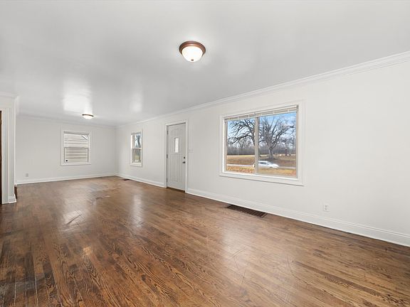4th image of 2512 Salem Blvd