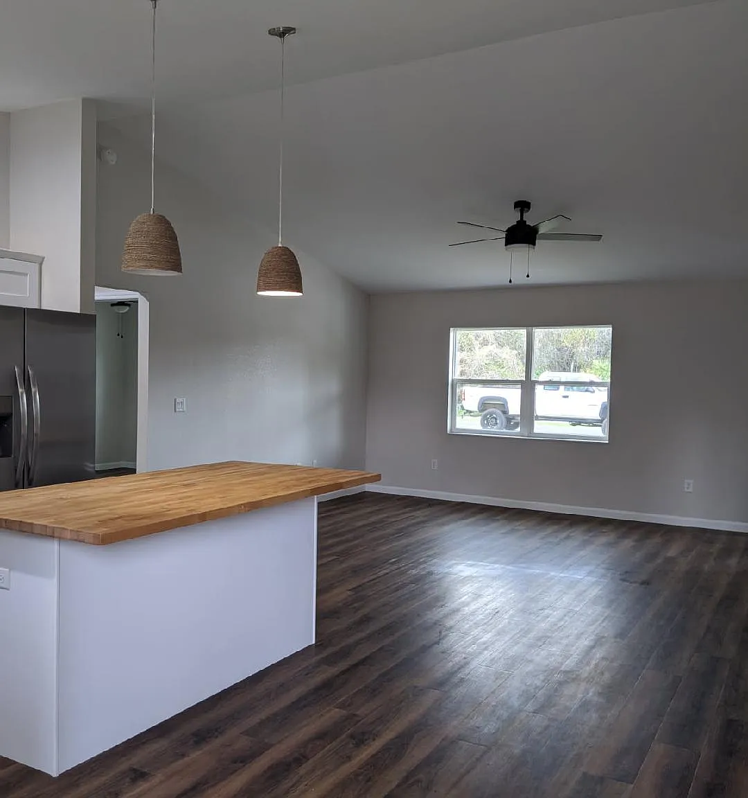 3 bed, 1450 sqft, $2,100 — Photo 3
