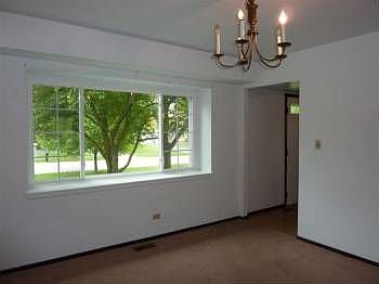 5th image of 787 Aspen Dr