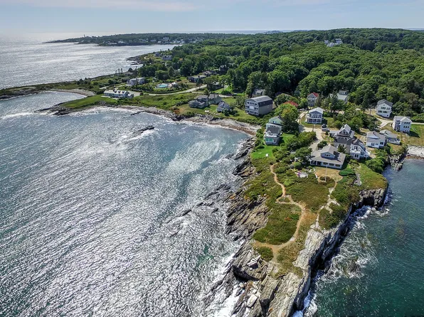 2 Tucker Ln, Cape Elizabeth, ME 04107