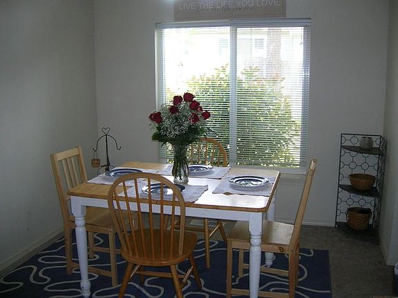 4th image of 10966 Marigold Dr NW