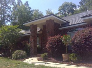 1572 Pelican Point Dr, Cantonment, FL 32533