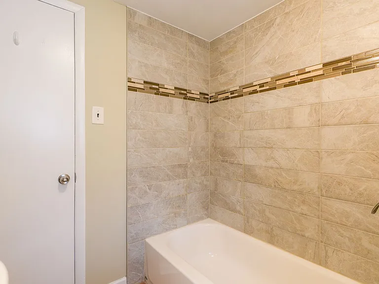 1627 S 10th St #2 — Photo 17