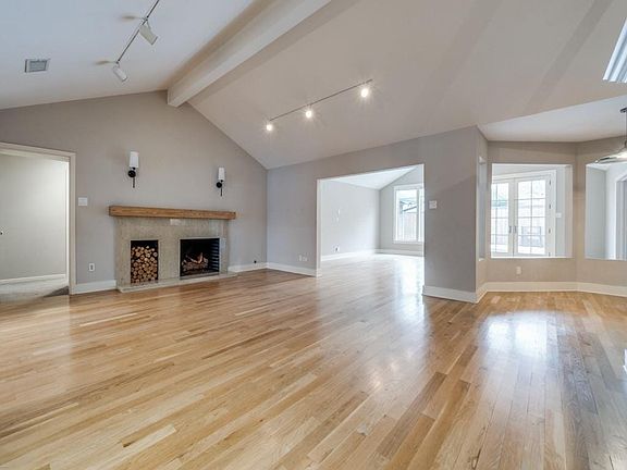 2nd image of 7432 Meadow Oaks Dr