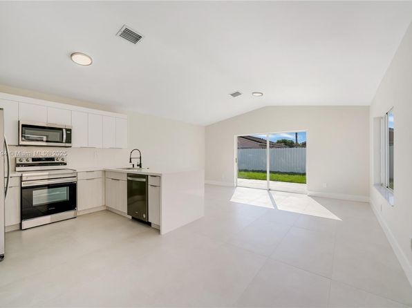 17408 SW 142nd Ct, Miami, FL 33177