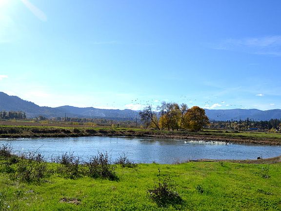 5th image of 6181 Lower River Rd