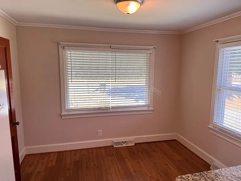 963 S Cox St — Photo 6