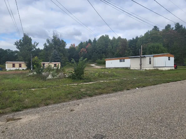 7432 Myrtle St, Frederic, MI 49733
