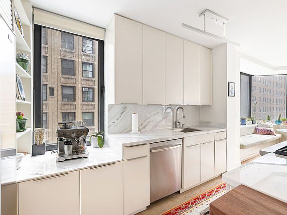 5th image of 250 W 89th St APT 7G