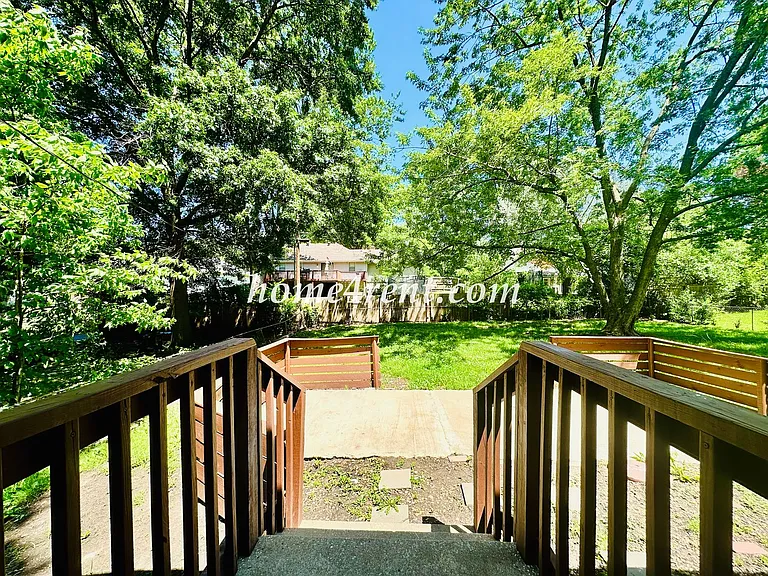 7421 Hardy Ave — Photo 38