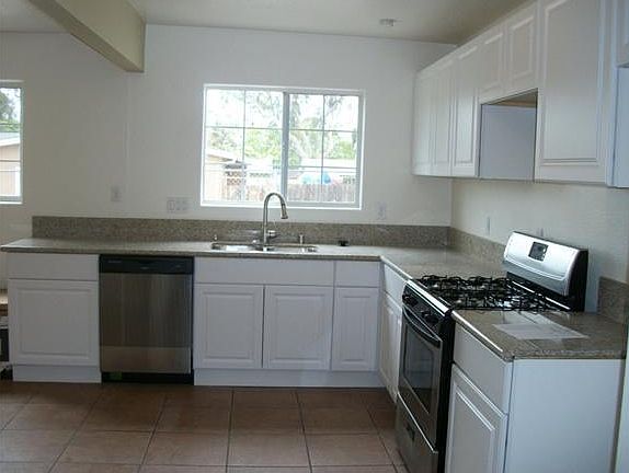 2nd image of 811 N Citrus Ave