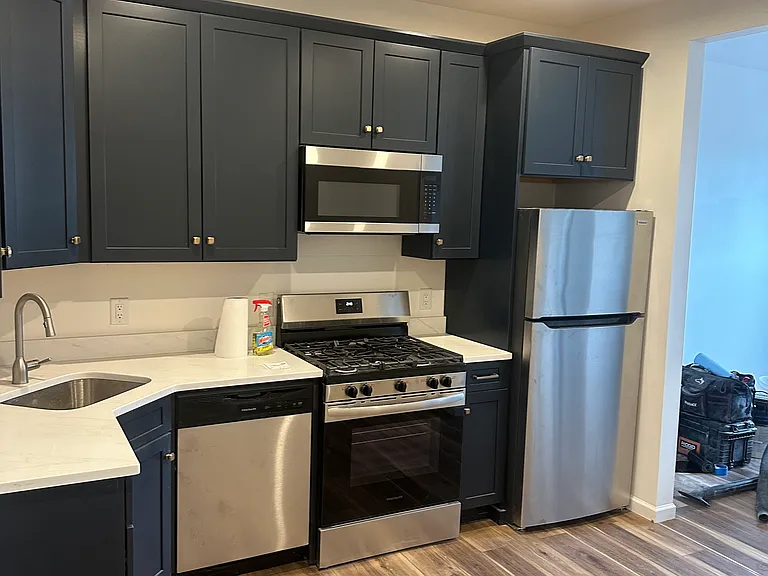 392 Cliff St #3 — Photo 1