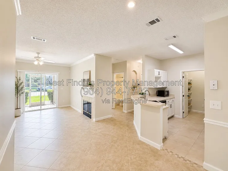 10000 Gate Pkwy N #1015 — Photo 6