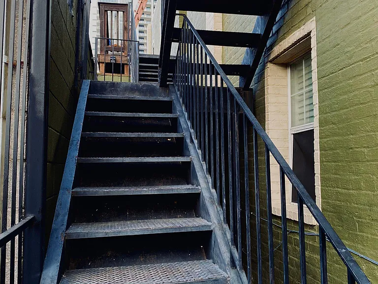 1012 McGowen St #1-2-4 — Photo 9