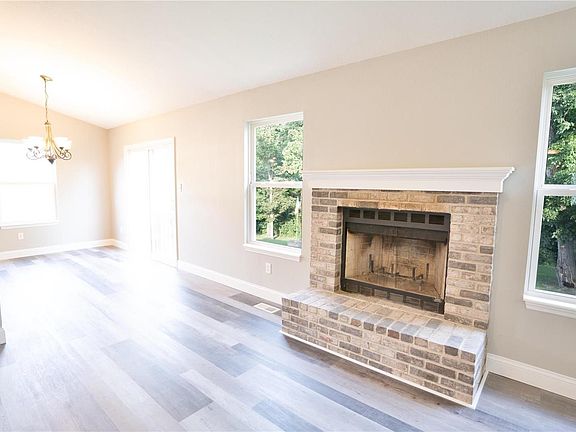 4th image of 10008 Middleton Way