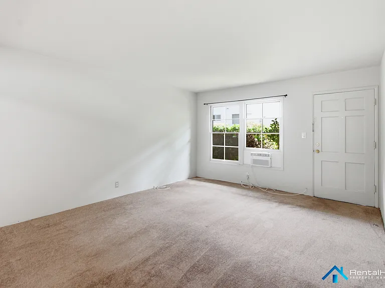 449 N Euclid Ave #C — Photo 11