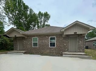 414 S Center St #A, Conway, AR 72034