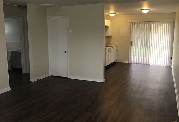 3rd image of 1216 Case Ave