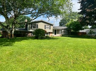 24025 Lynwood Dr W, Novi, MI