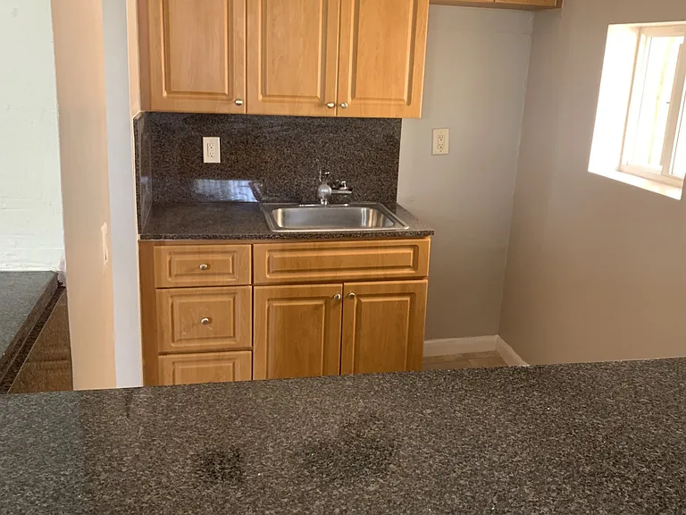 1036 SW 3rd St #7 — Photo 5