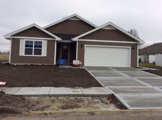 490 Raven Dr, Manteno, IL 60950