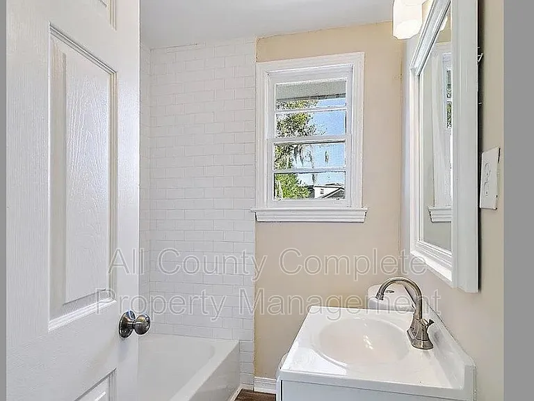 5463 Marcia Cir — Photo 7