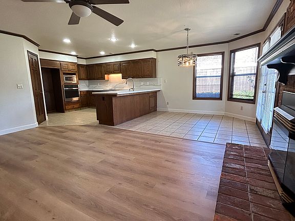 2nd image of 2356 Woodlake Cir