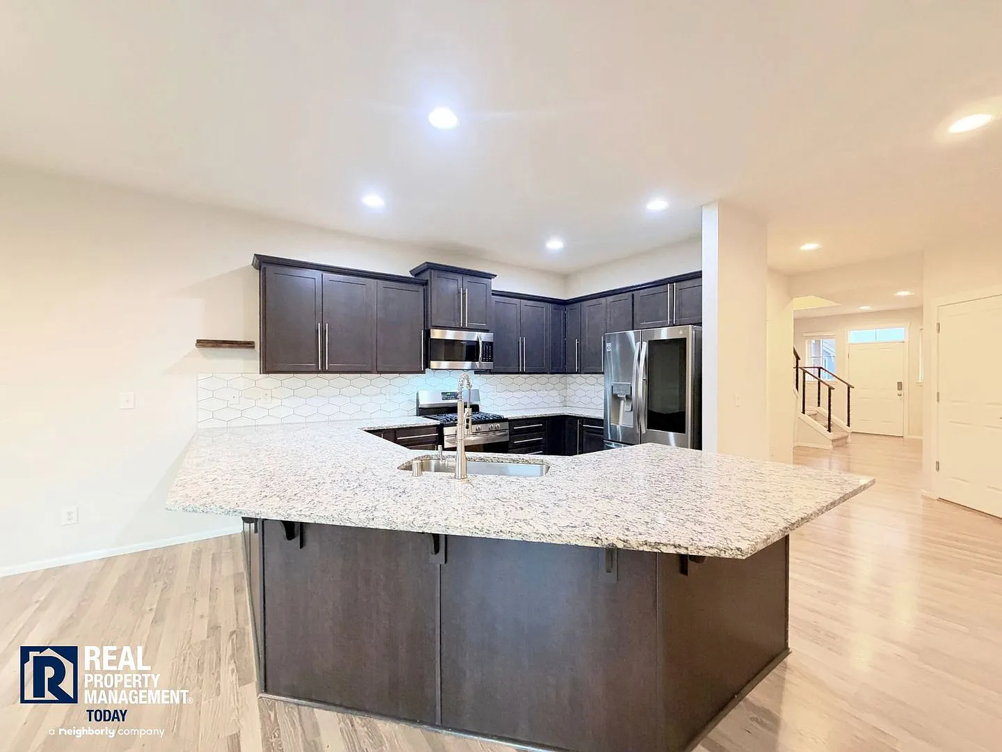 Spacious 5-Bedroom Puyallup Home with Bonus Room & Fully Fenced Yard! — Photo 2