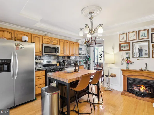 411 S 9th St APT 4F, Philadelphia, PA 19147