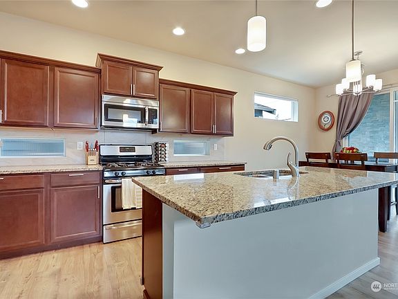 2nd image of 7839 161st Street E