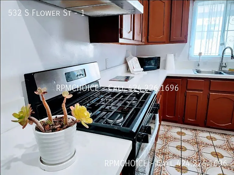 532 S Flower St #1 — Photo 42