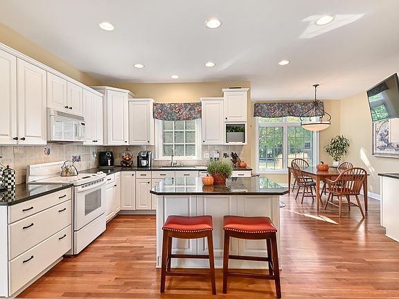 2nd image of 10496 N Hidden Creek Ct
